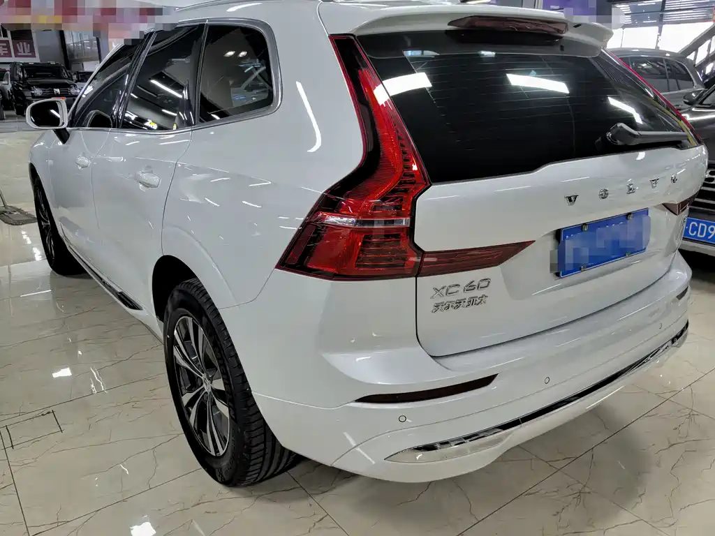 Volvo XC60 B5 4 WD Smart Ease Luxury