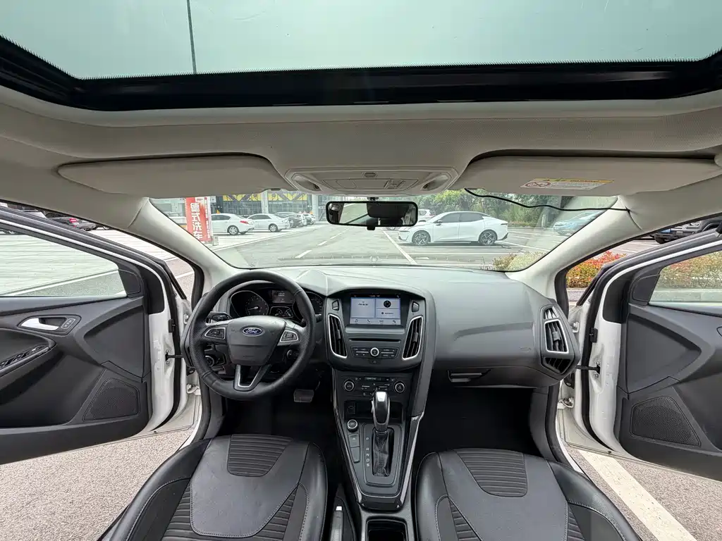 Focus 福克斯 2018款 三厢经典 EcoBoost 180 自动精英型