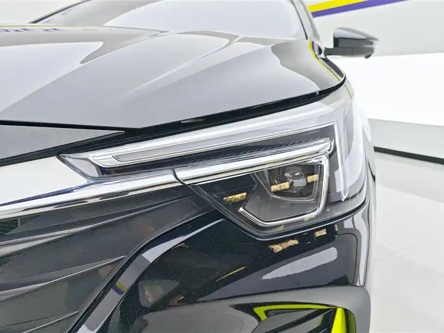 Roewe i6 MAX NEV 1.5 T PHEV Cool Sky
