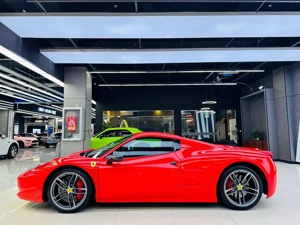 Ferrari 458 4.5 L Spider