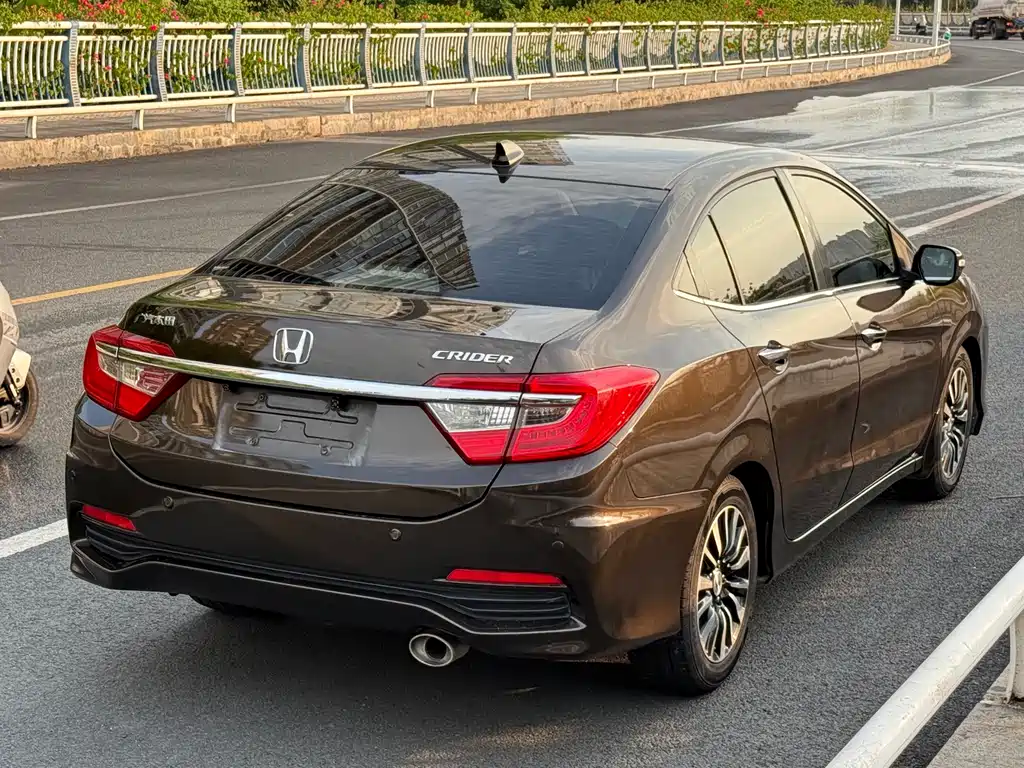 Crider 1.8 L Auto Luxury