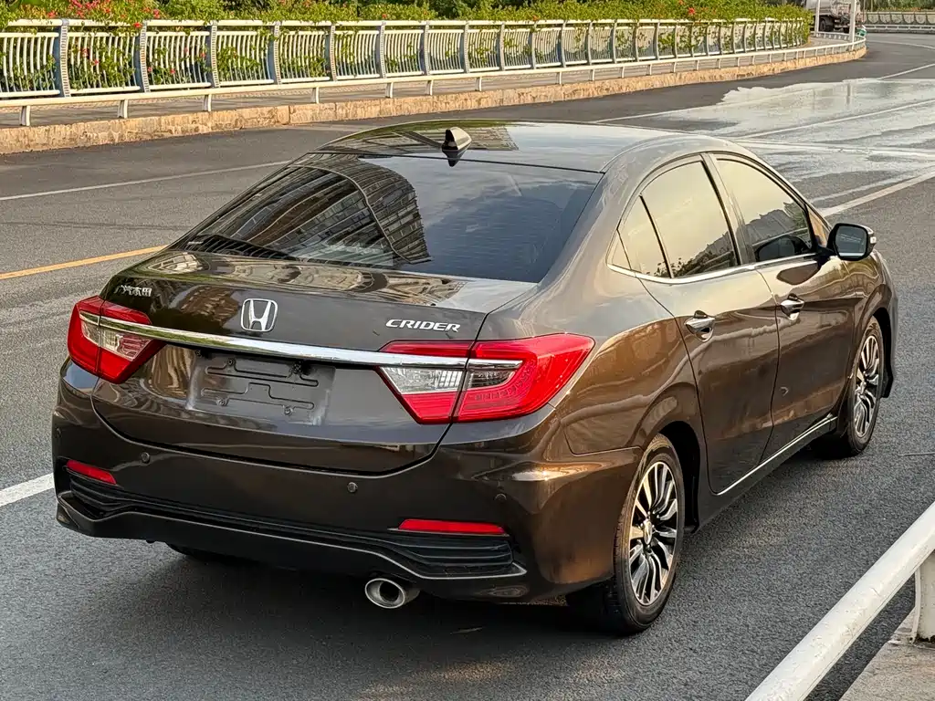 Crider 1.8 L Auto Luxury