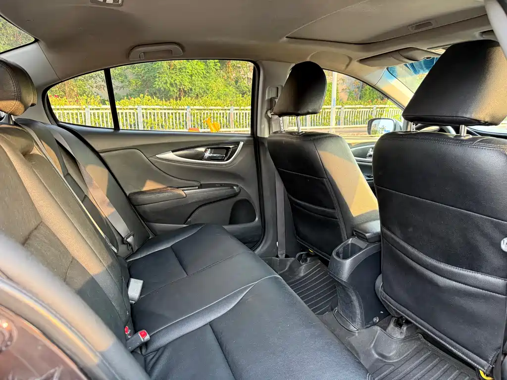 Crider 1.8 L Auto Luxury