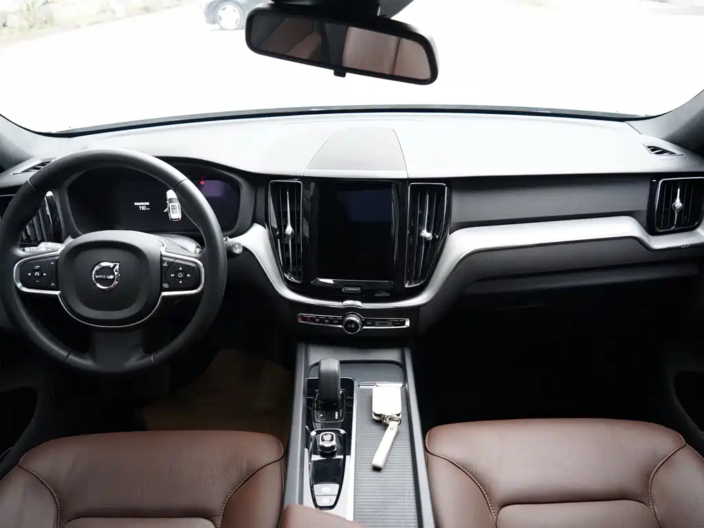 Volvo XC60 B5 4 WD Smart Ease Luxury