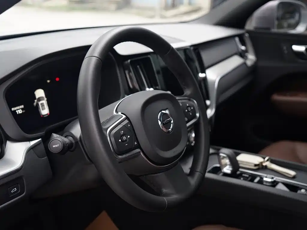 Volvo XC60 B5 4 WD Smart Ease Luxury