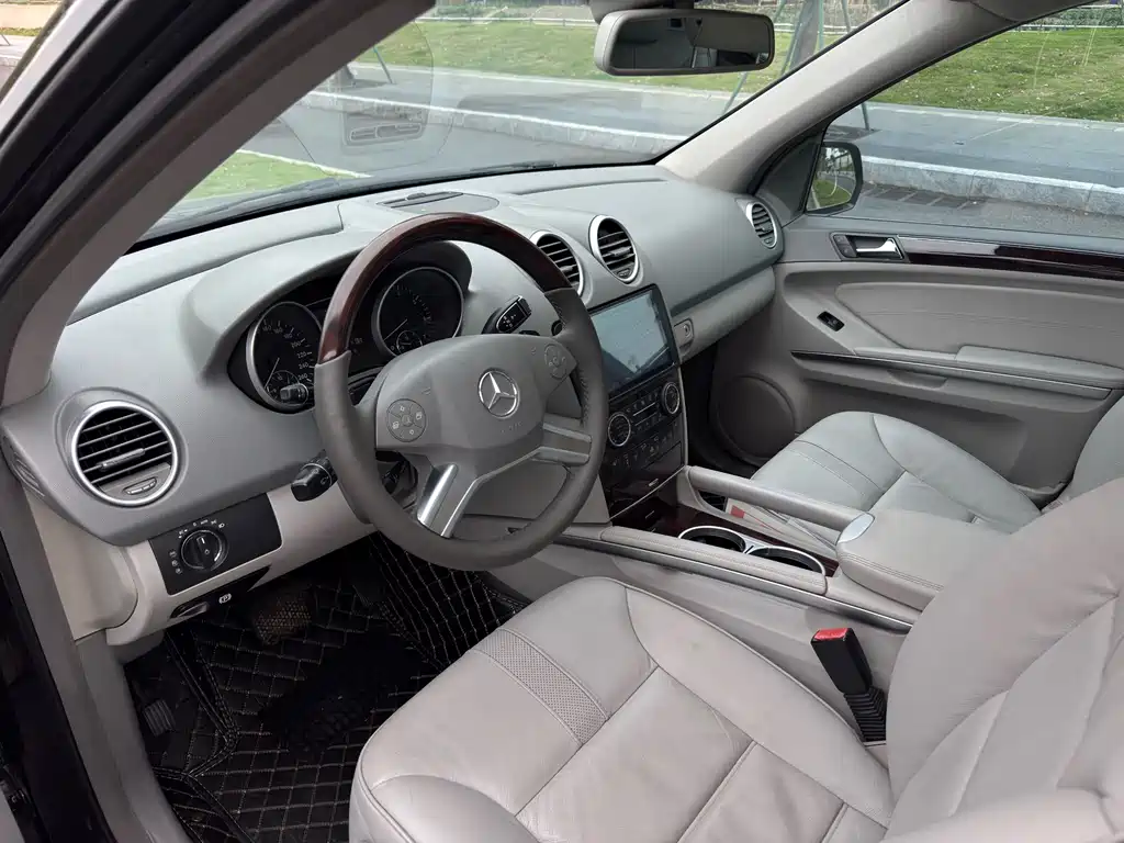 Mercedes-Benz M-Class ML 350 4 MATIC Luxury