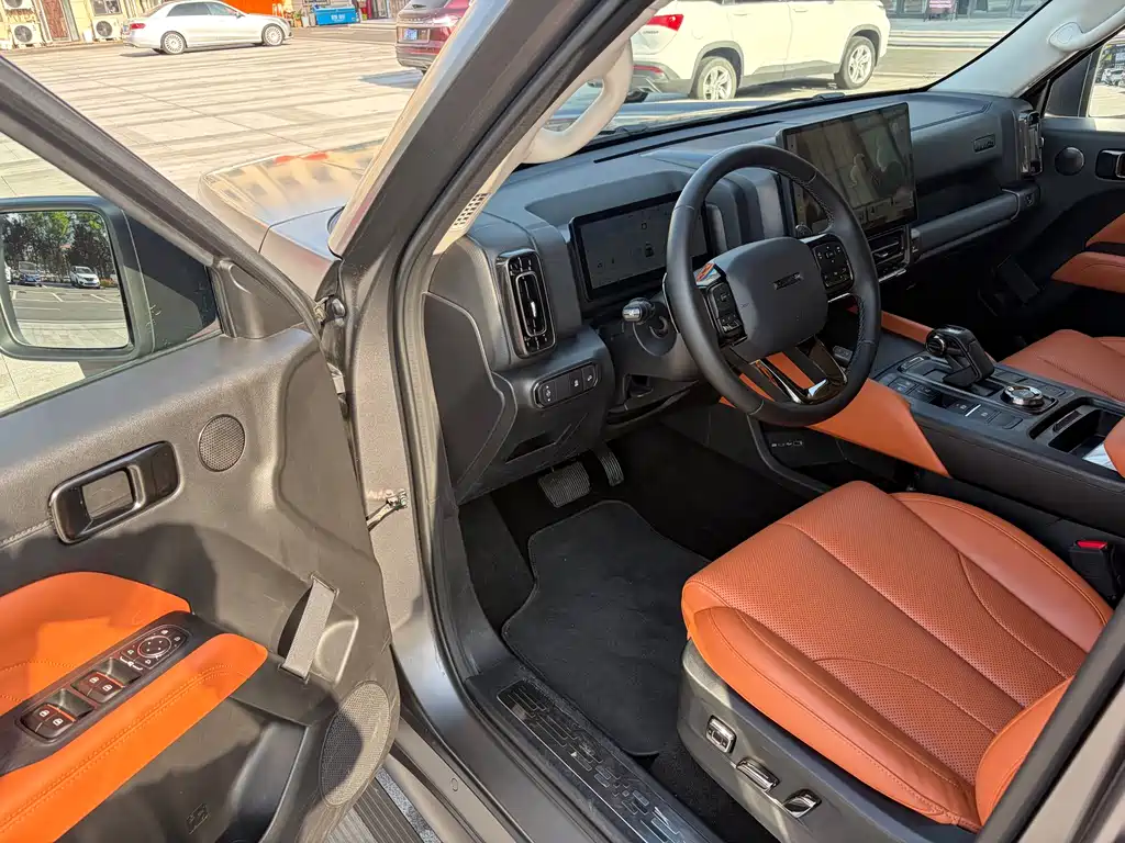 Haval H9 2.0 T Gasoline 4 WD Extreme Realm