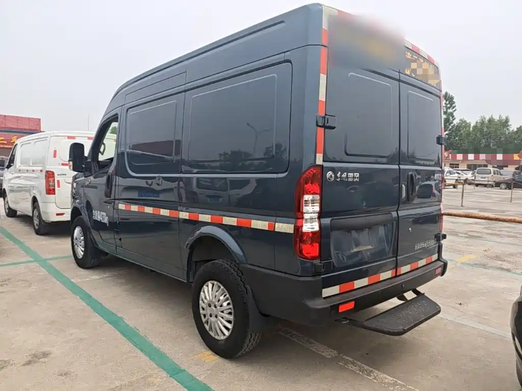 Yufeng 御风 2023款 V9+ 2.3 T 手动前驱厢货短轴中顶3座