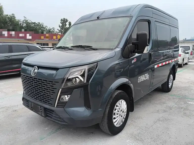 Dongfeng Yufeng 御风 2023款 V9+ 2.3 T 手动前驱厢货短轴中顶3座