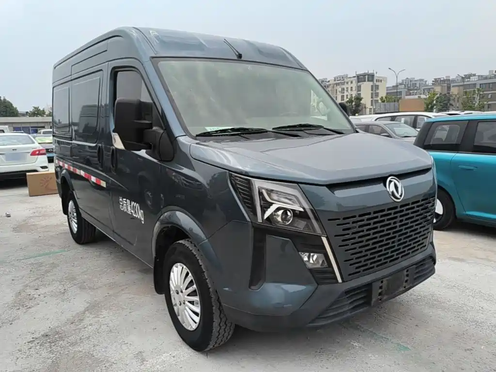Yufeng 御风 2023款 V9+ 2.3 T 手动前驱厢货短轴中顶3座