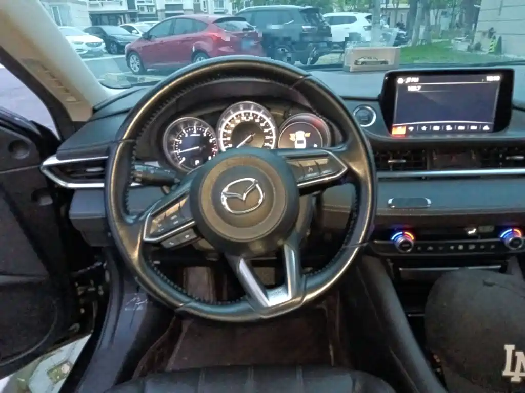 Atenza 2.0 L Blue Sky Luxury