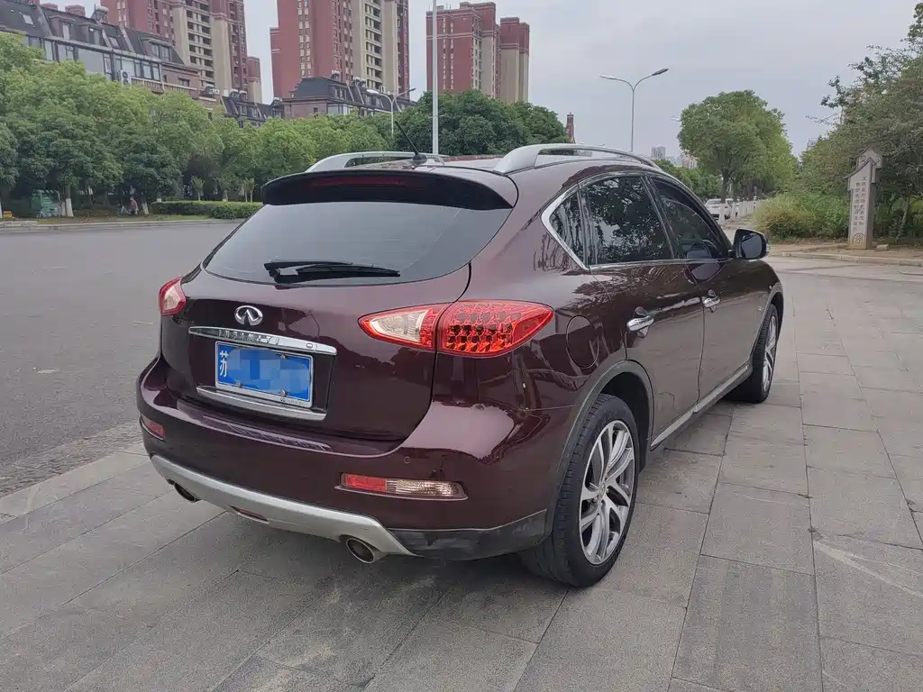 Infiniti QX50 2.5 L Luxury