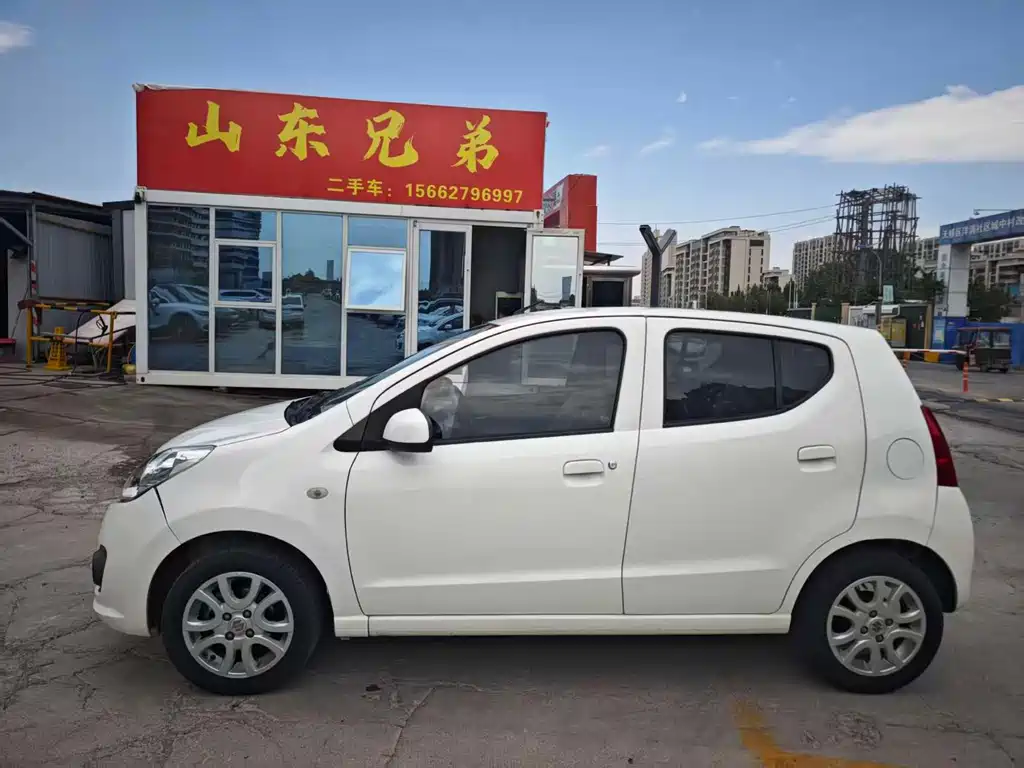 Alto 奥拓 2016款 1.0 L 自动豪华炫动版