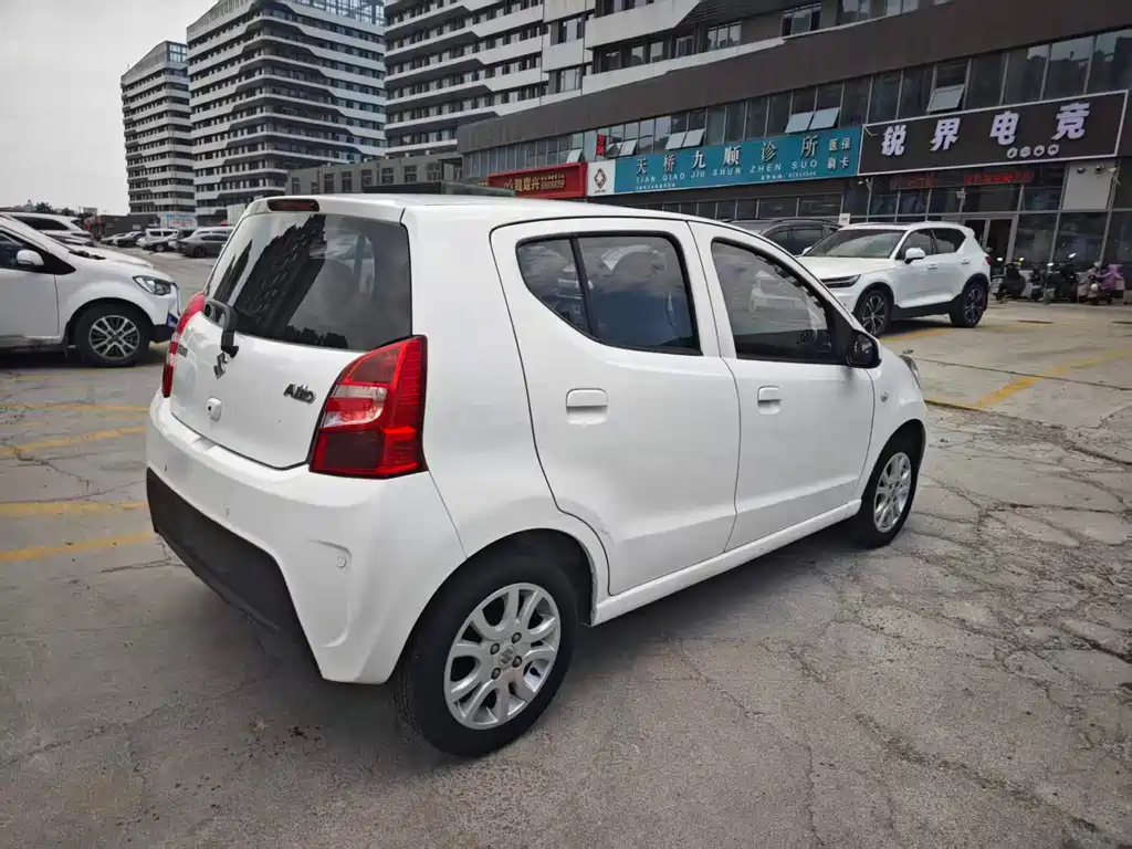 Alto 奥拓 2016款 1.0 L 自动豪华炫动版