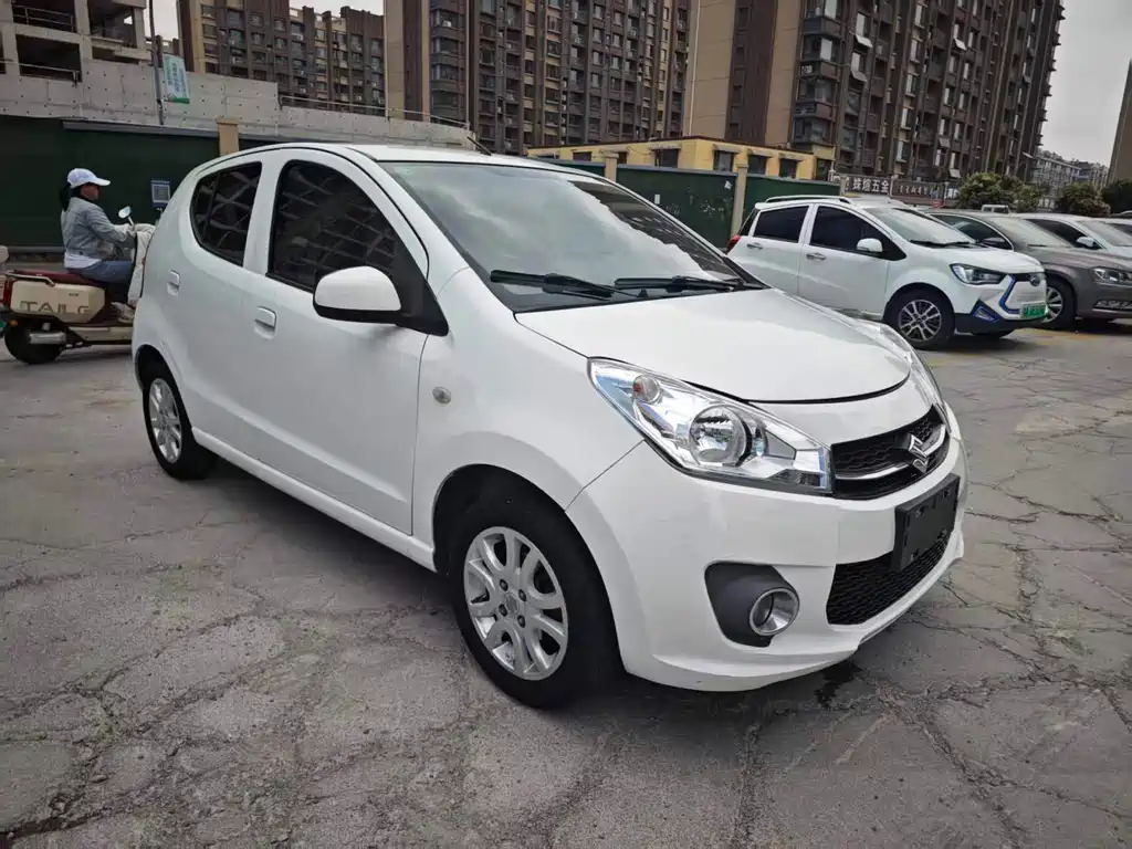 Alto 奥拓 2016款 1.0 L 自动豪华炫动版