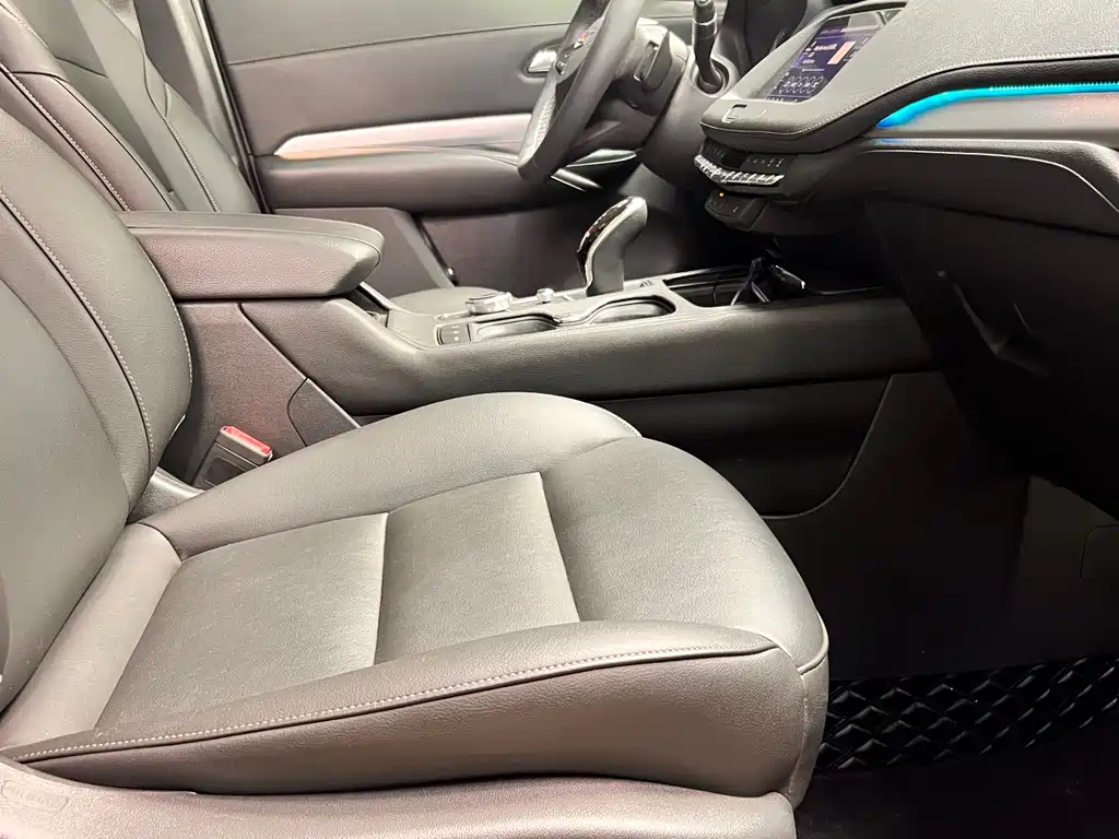 Cadillac XT4 Facelift 28 T 2 WD Luxury