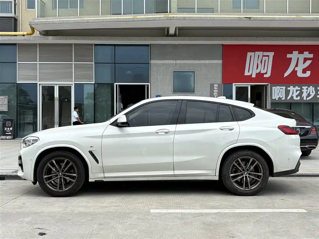 BMW X4 Facelift xDrive 25 i M Sport Package