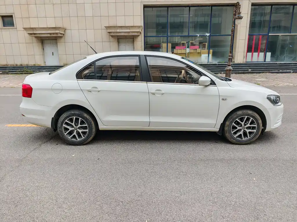 Jetta 1.6 L Manual Fashion
