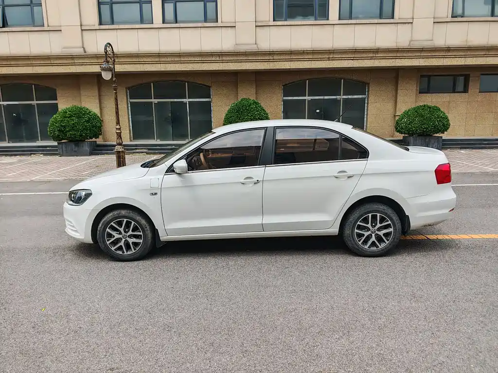 Jetta 1.6 L Manual Fashion