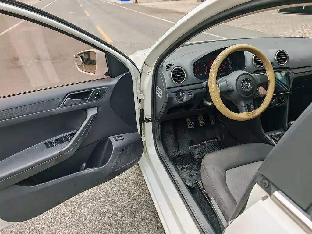 Jetta 1.6 L Manual Fashion