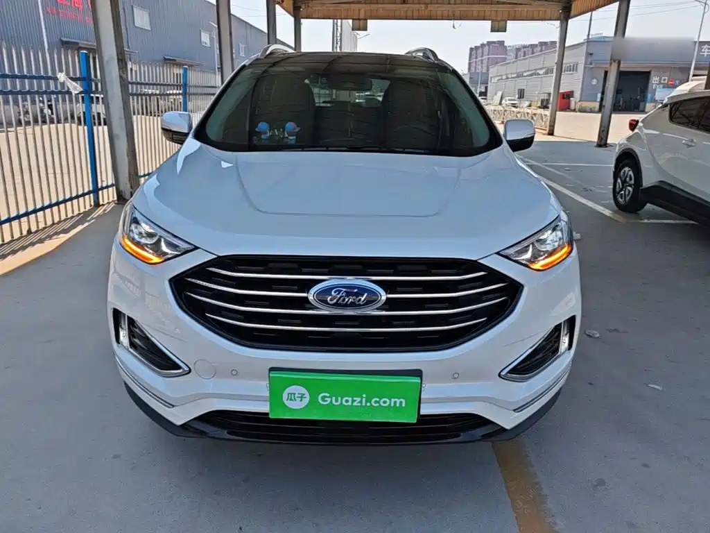 Edge EcoBoost 245 2 WD Grand Sharp 7-seat