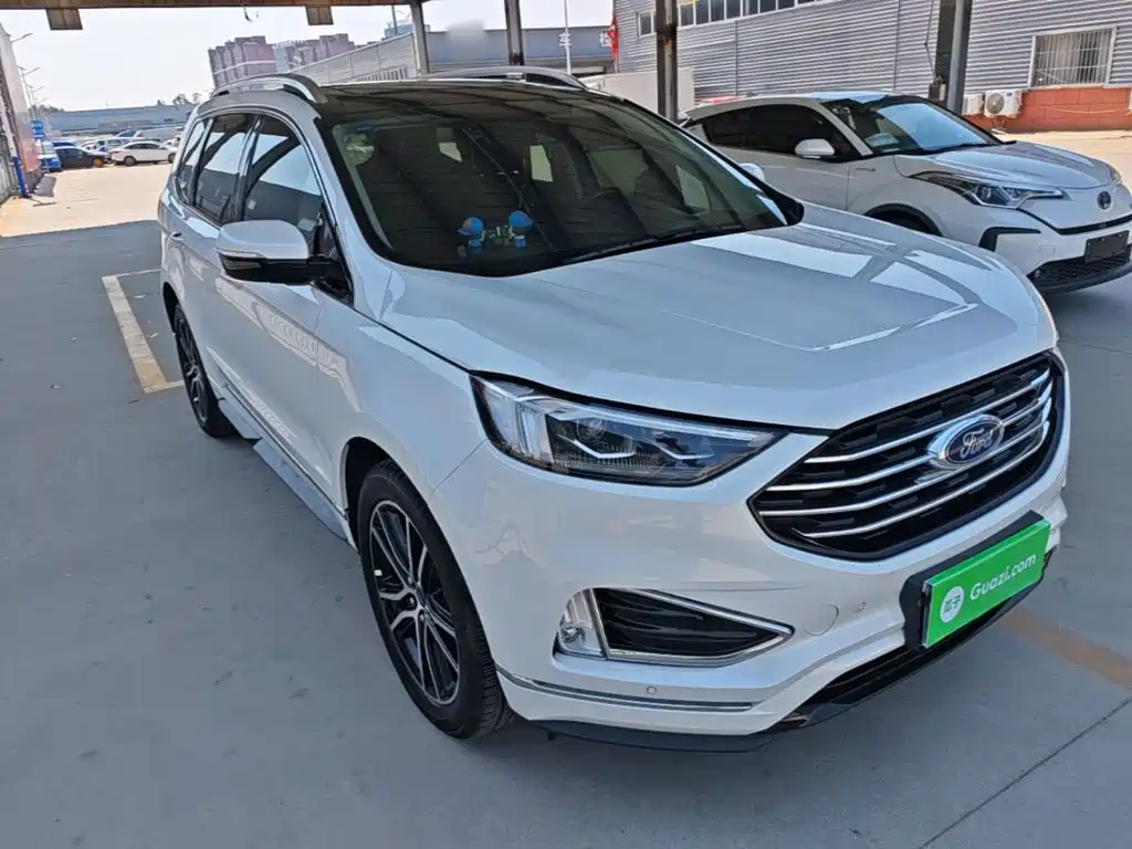 Edge EcoBoost 245 2 WD Grand Sharp 7-seat