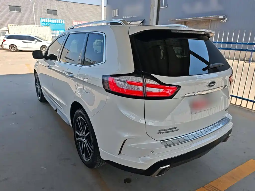 Edge EcoBoost 245 2 WD Grand Sharp 7-seat