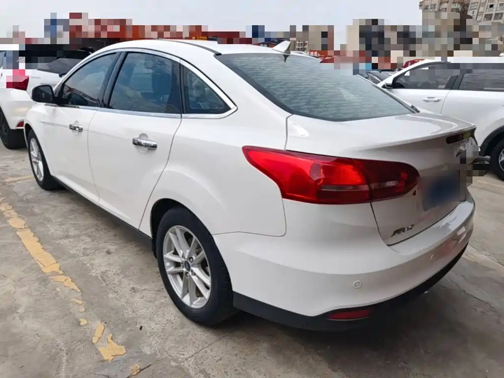 Focus Sedan 1.6 L Auto Style Smart Travel