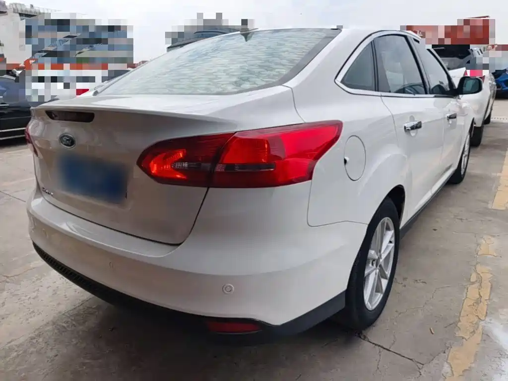 Focus Sedan 1.6 L Auto Style Smart Travel