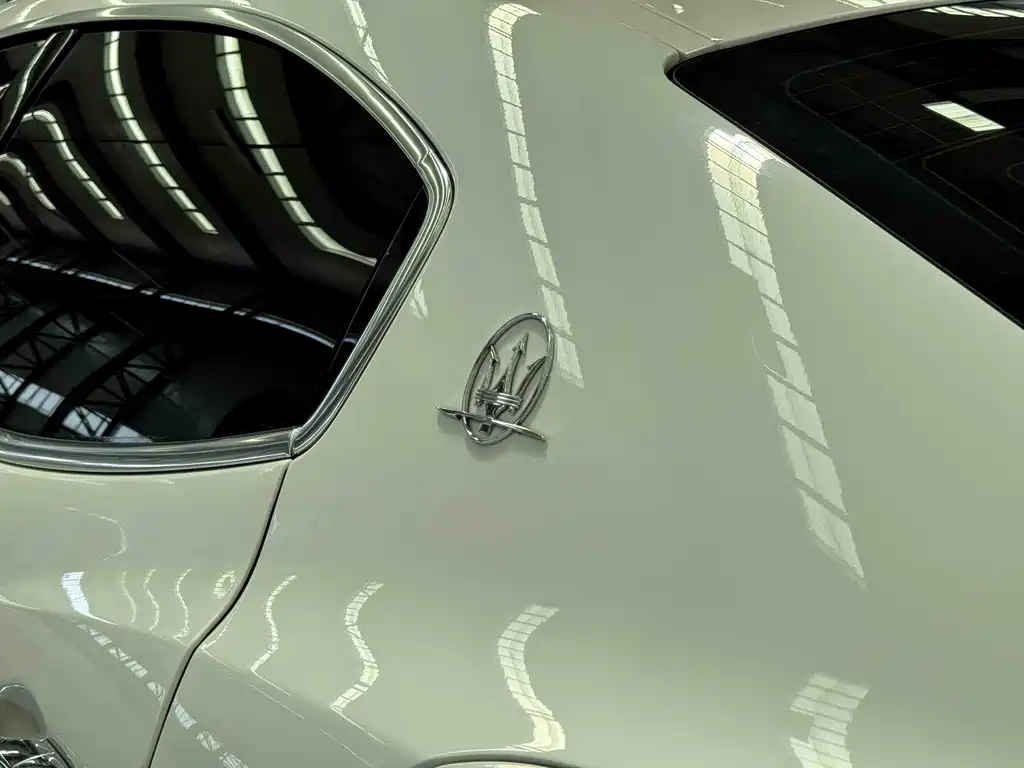 Ghibli 3.0 T Standard