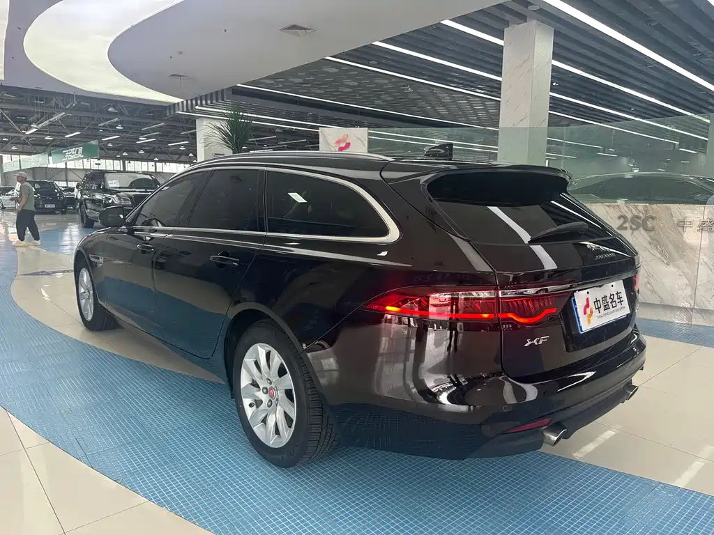 Jaguar XF 捷豹XF 2018款 XF Sportbrake 2.0 T 250 PS 四驱风华版