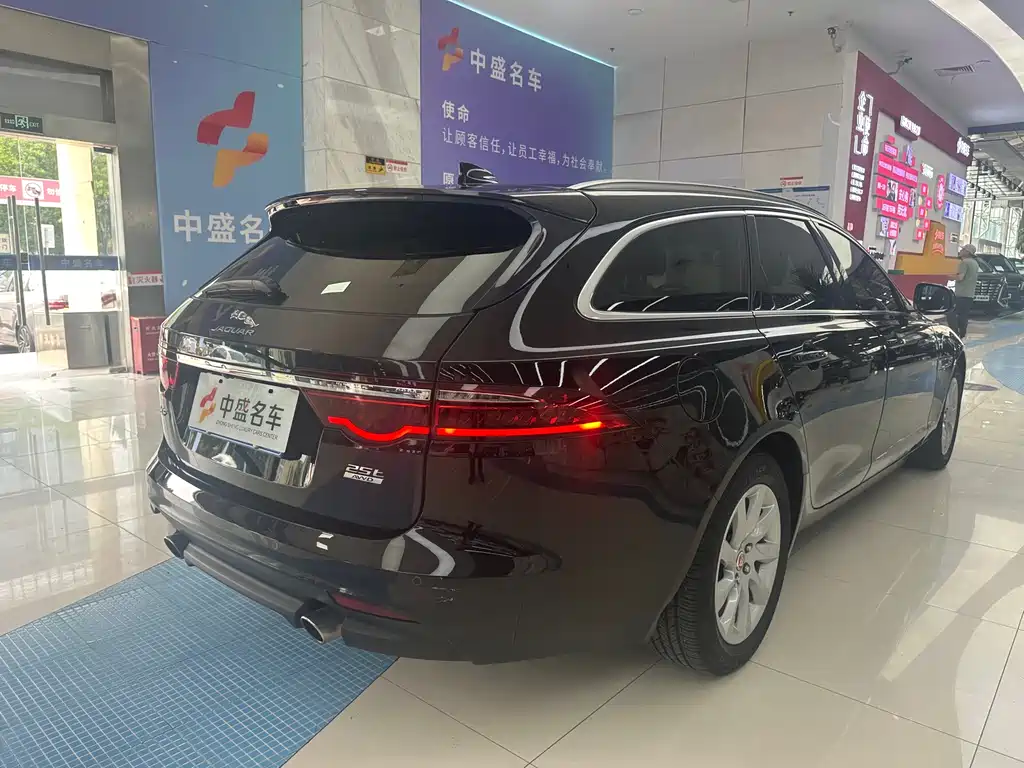 Jaguar XF 捷豹XF 2018款 XF Sportbrake 2.0 T 250 PS 四驱风华版