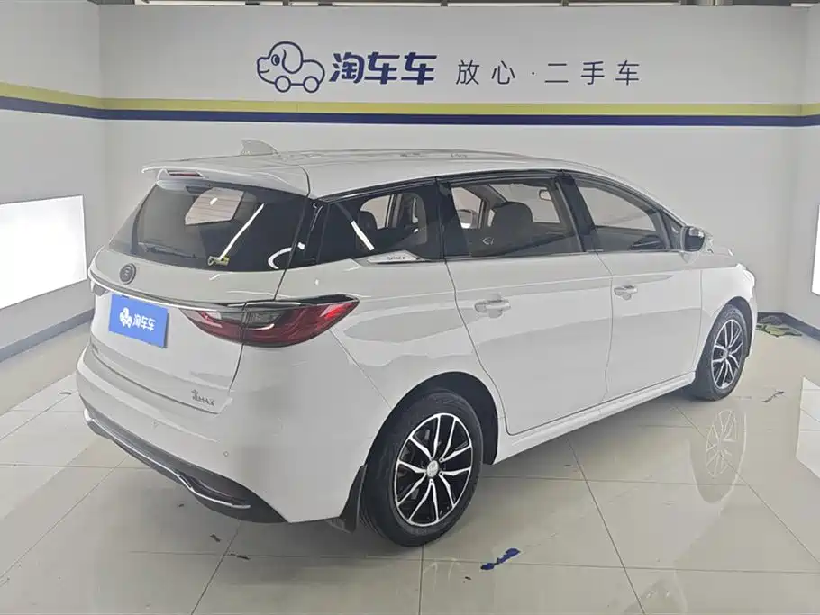 Song MAX 1.5 T Auto Connected Luxury 7-seat