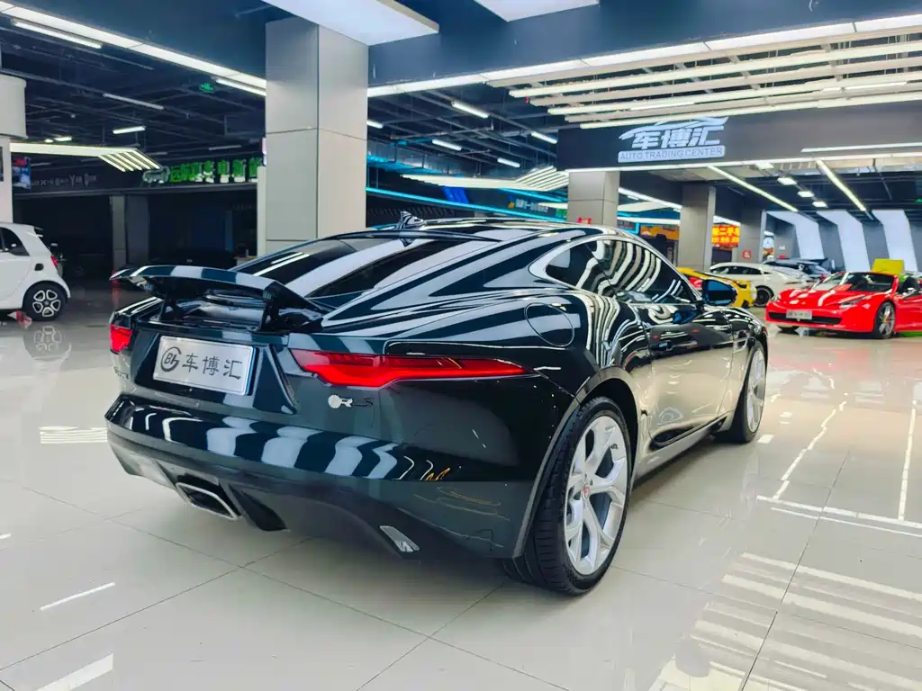 Jaguar F-TYPE P300 RWD Hardtop