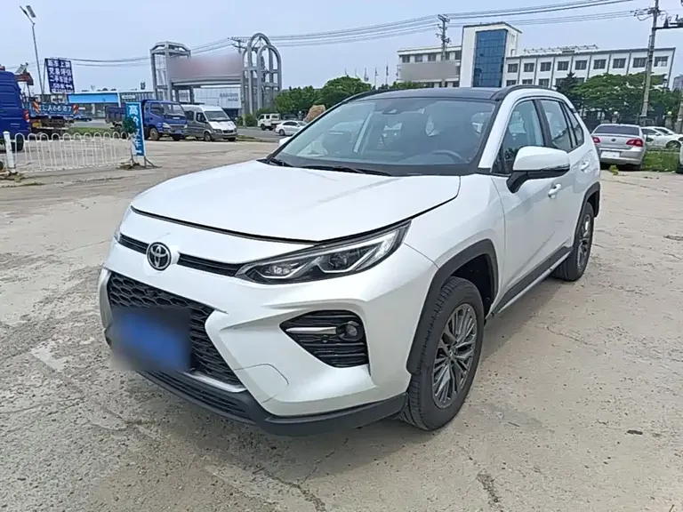 Toyota Wildlander 2.0 L CVT 4 WD Luxury PLUS