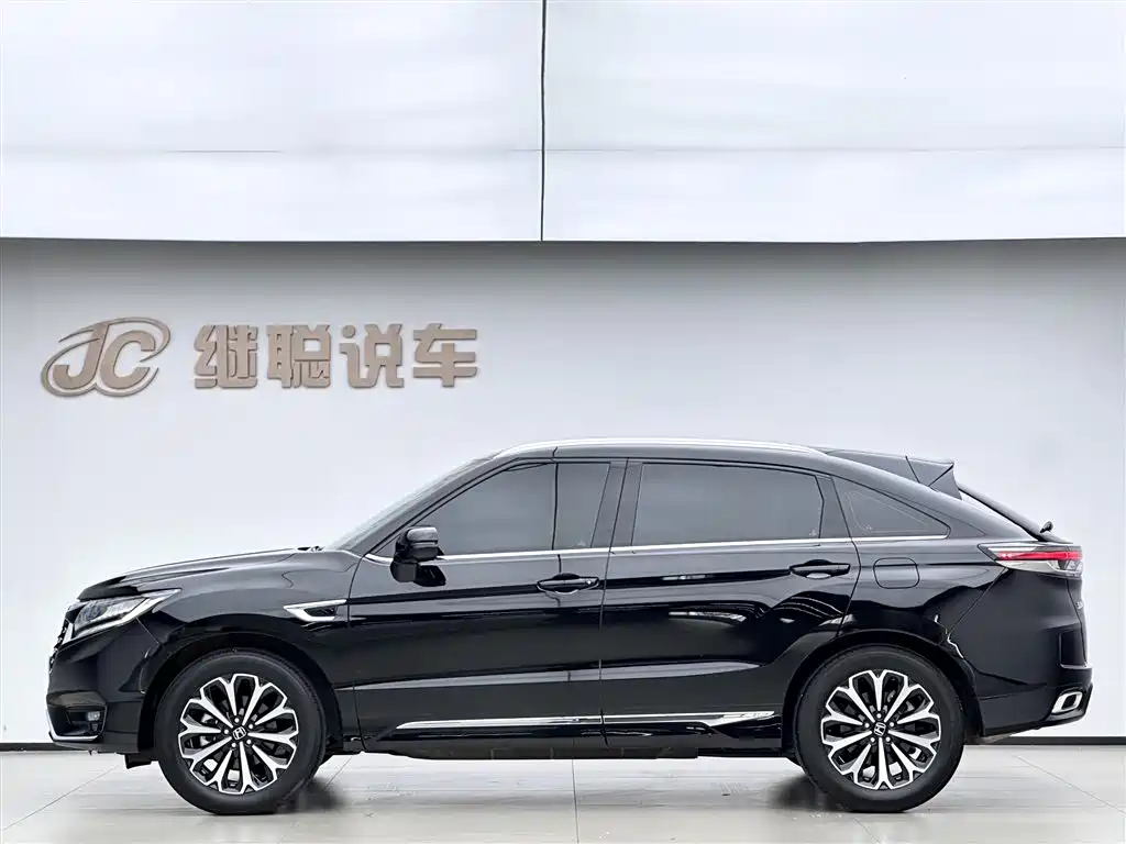 Honda UR-V 370 TURBO 2 WD Graceful