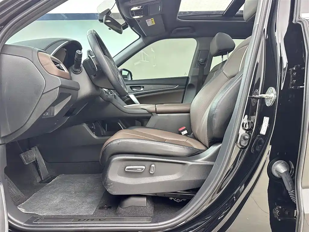 Honda UR-V 370 TURBO 2 WD Graceful