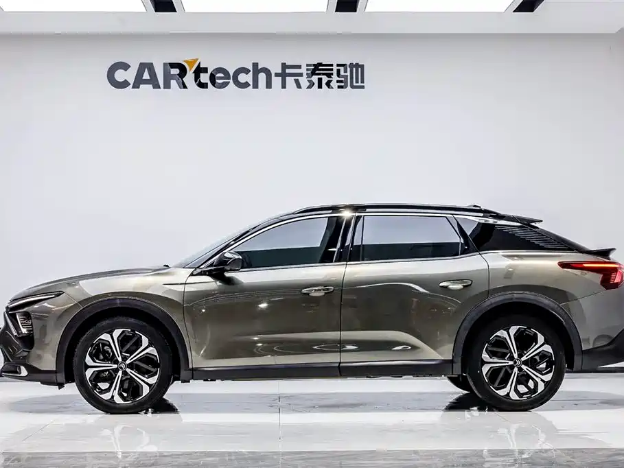 C5 X 凡尔赛C5 X 2021款 1.6 T 耀不凡