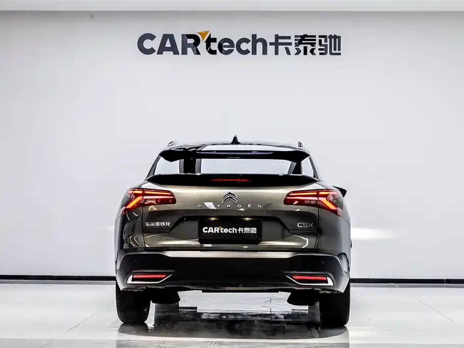 C5 X 凡尔赛C5 X 2021款 1.6 T 耀不凡