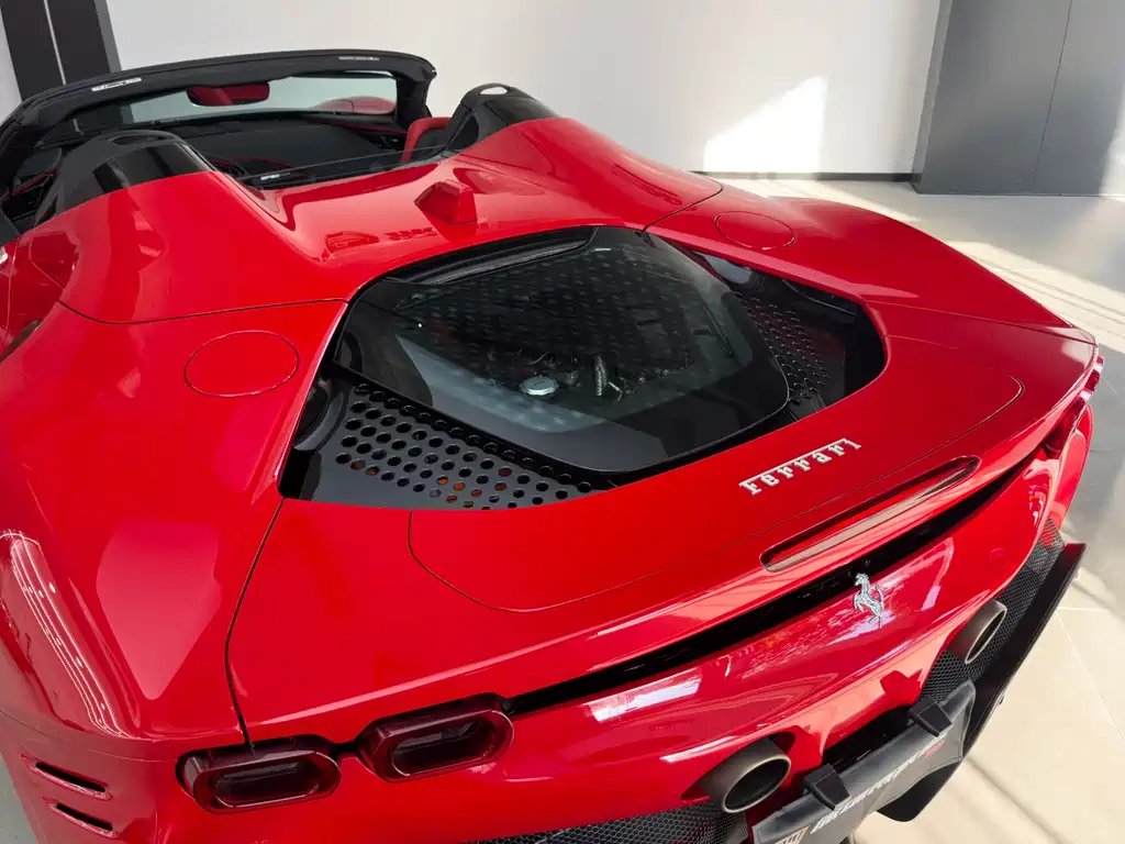 SF90 3.9 T V8 Spider