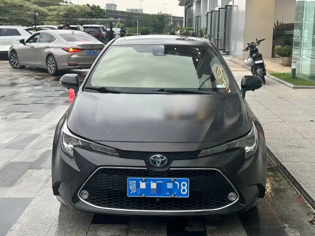 Levin Dual Engine 1.8 H E-CVT Tech