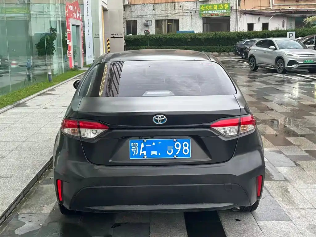 Levin Dual Engine 1.8 H E-CVT Tech