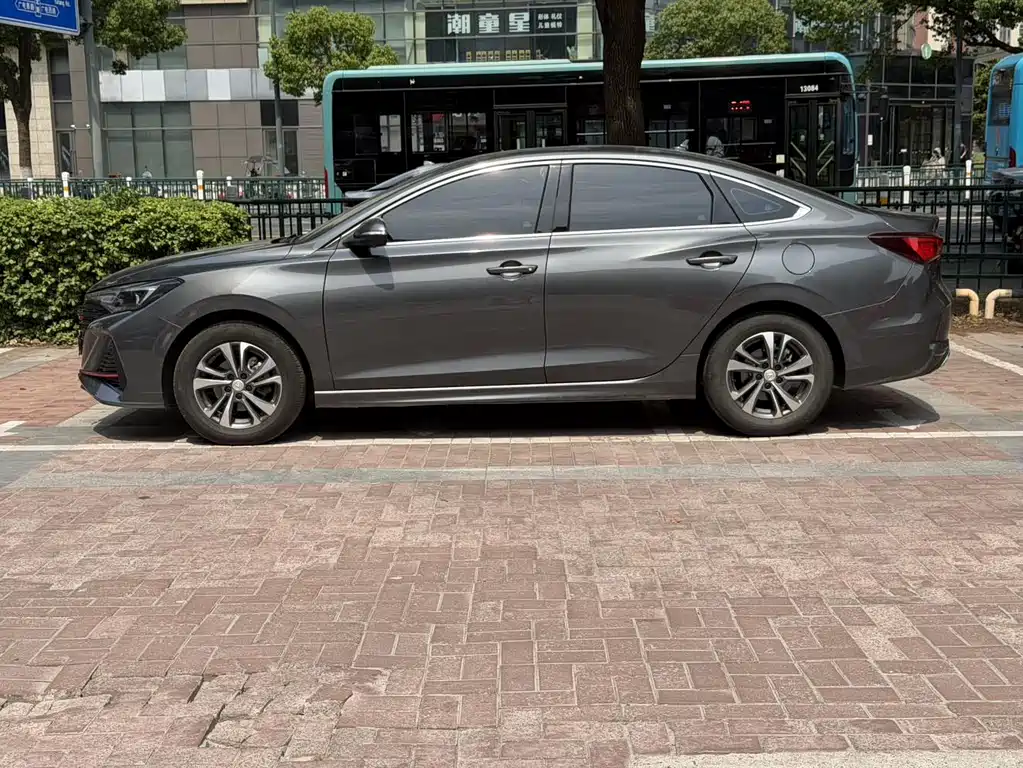 Eado PLUS Blue Whale NE 1.4 T GDI DCT Distinguished