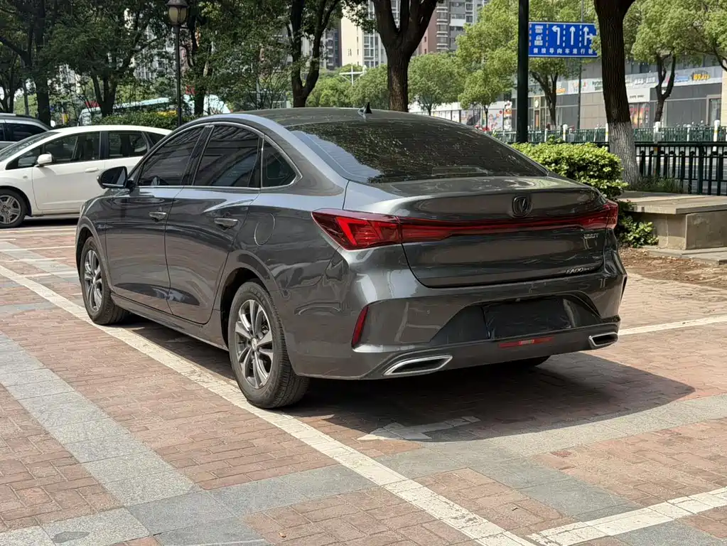 Eado PLUS Blue Whale NE 1.4 T GDI DCT Distinguished