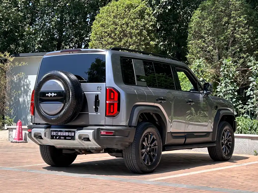 Leopard 5 Explorer