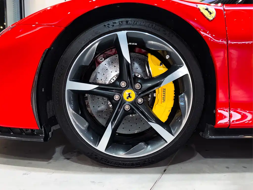 SF90 3.9 T V8 Stradale