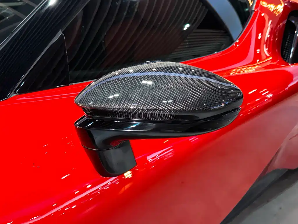 SF90 3.9 T V8 Stradale