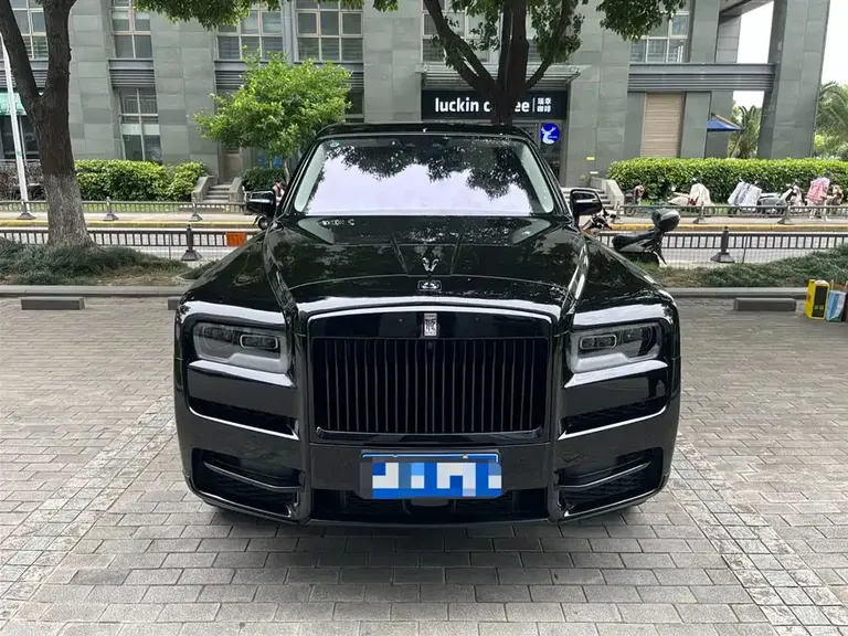 Rolls-Royce Cullinan 5-seat
