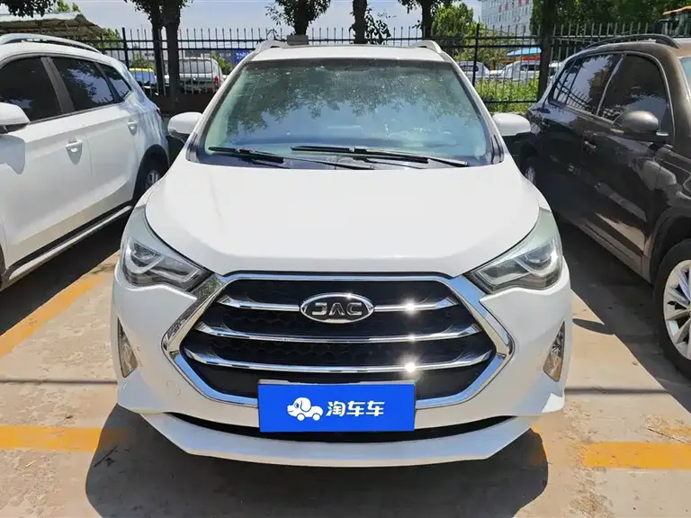 JAC Refine S3 1.6 L CVT Luxury Smart