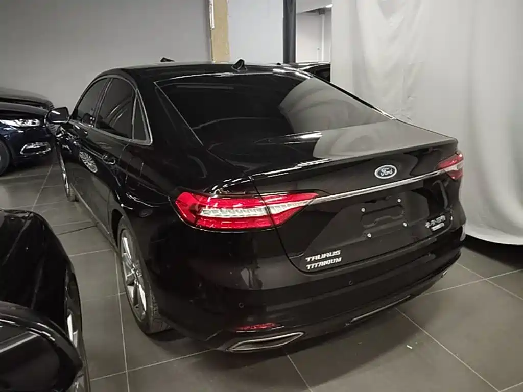 Taurus EcoBoost 245 Premium